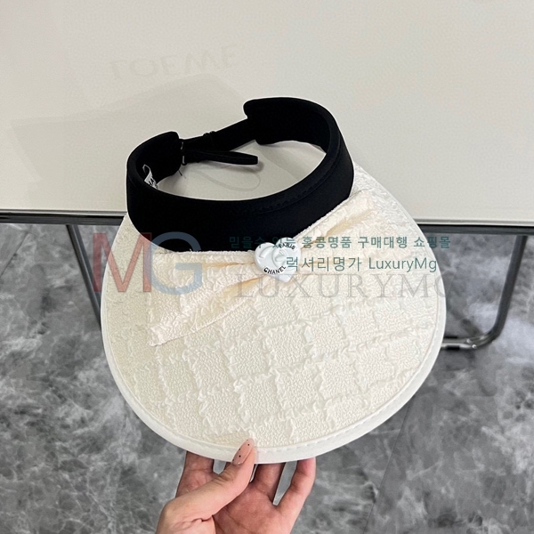 *  AA684513-2