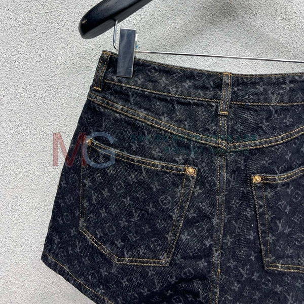  ̺  C6003255