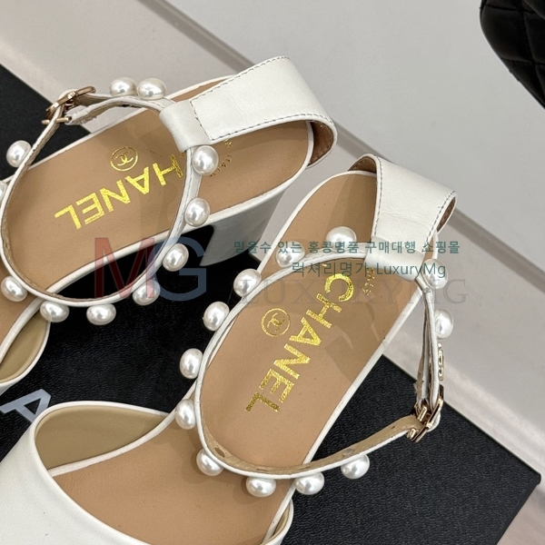  *  CH642517-1
