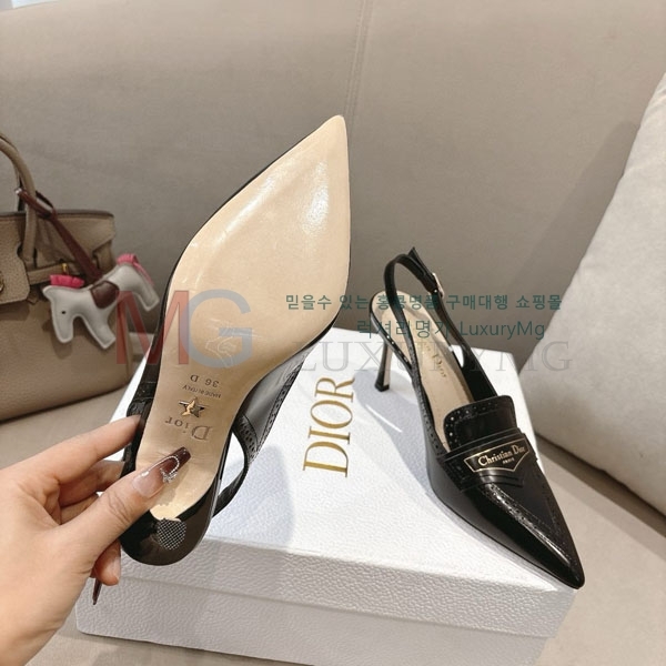     3D2R605569