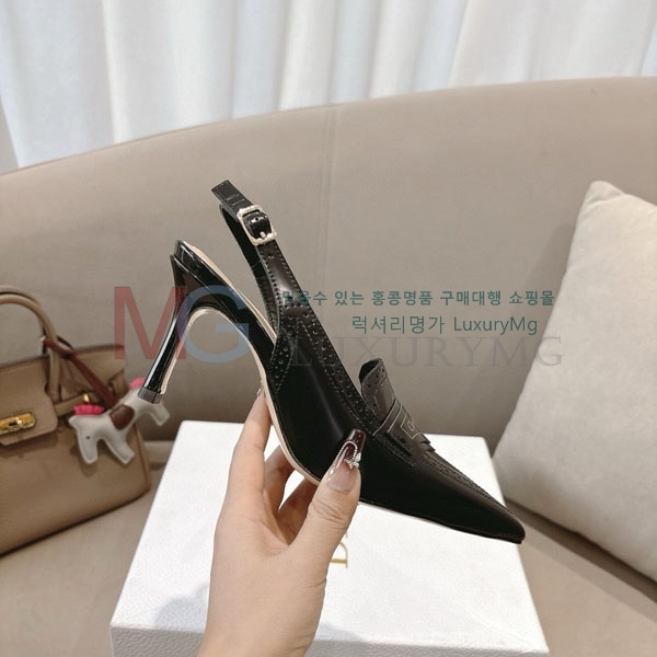     3D2R605569