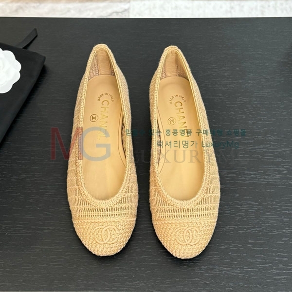 * ÷  AA80F661-2