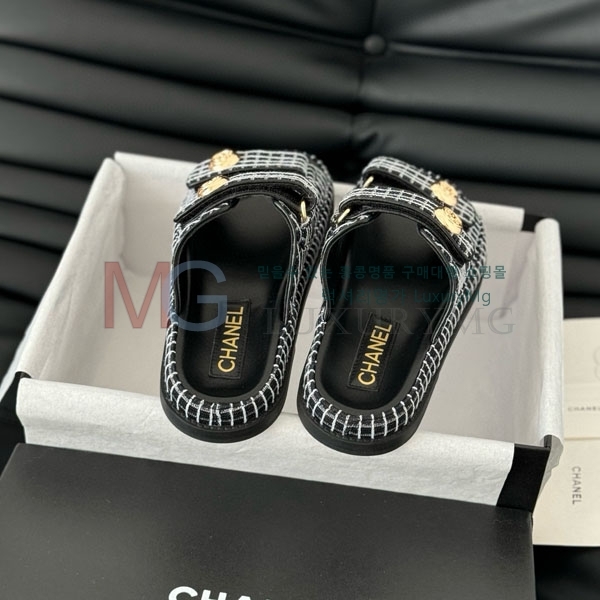 *   AA82070-4
