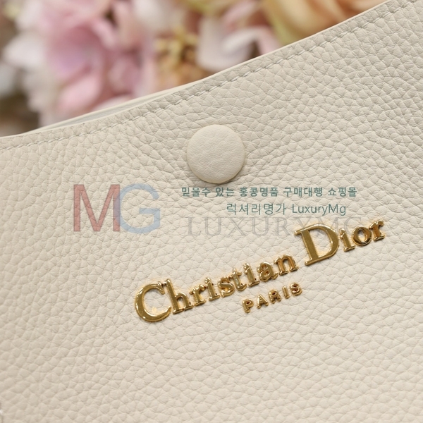  Signature ̵ Ŷ M2841-2