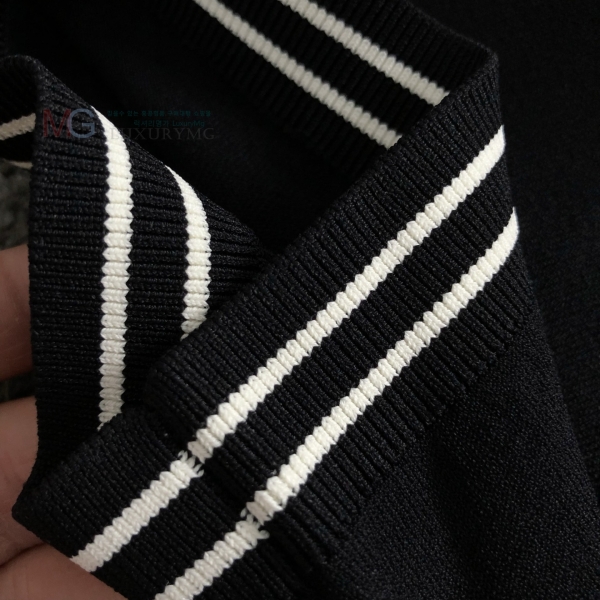   īƼ PLY241253-4