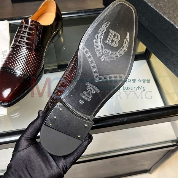 ߸   BM557132-7