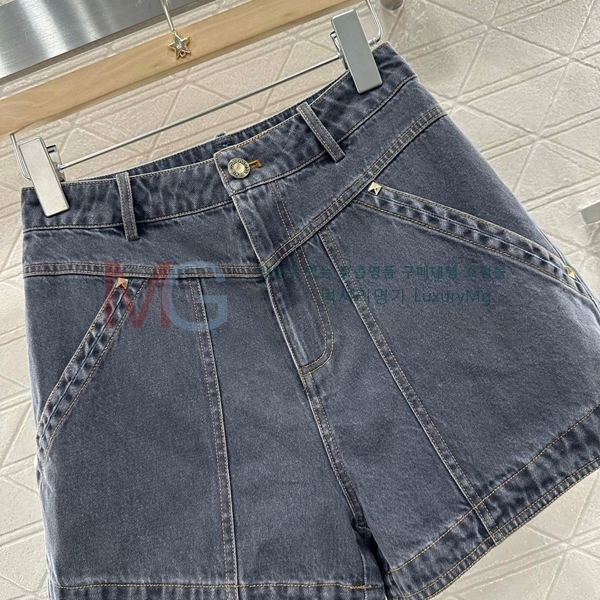  ̺  C60053628