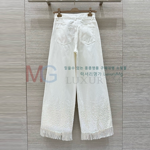  * û CH4186360-1