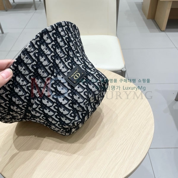  ĸ  DR580410