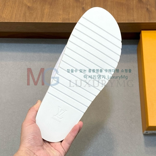̺   LT59047-7