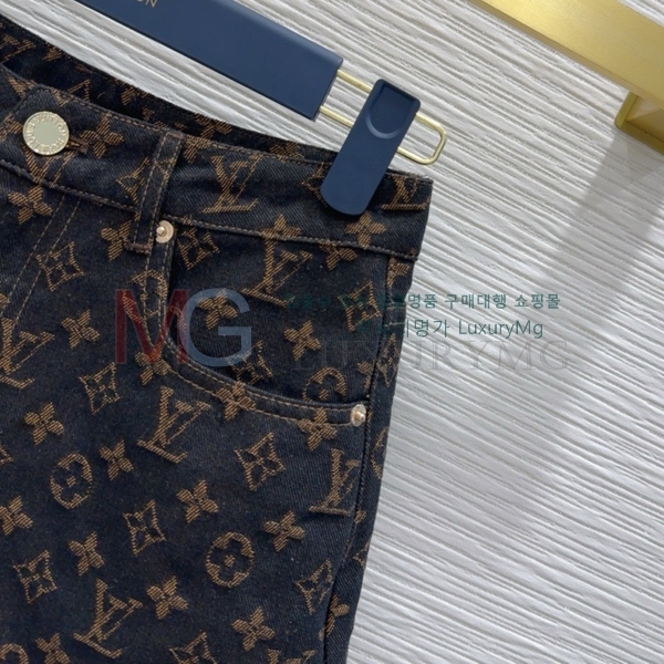  ̺  C60053629