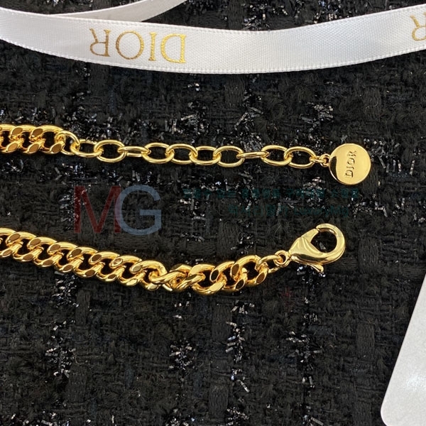 (30 ǰ)   R600321