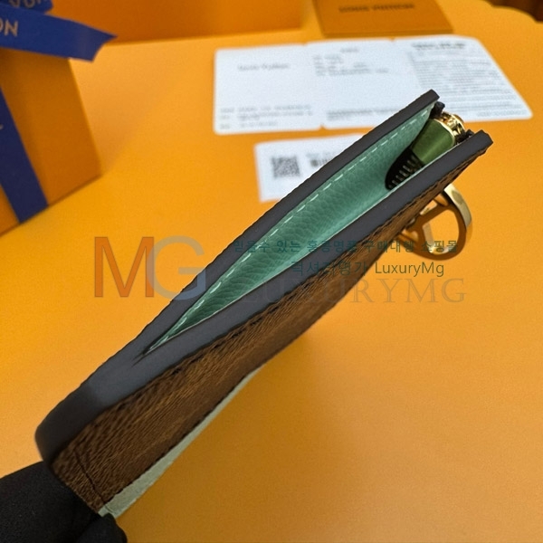 ̺  ī Ȧ M82939-90