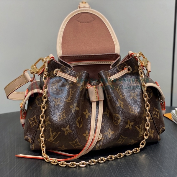 ̺    M25085