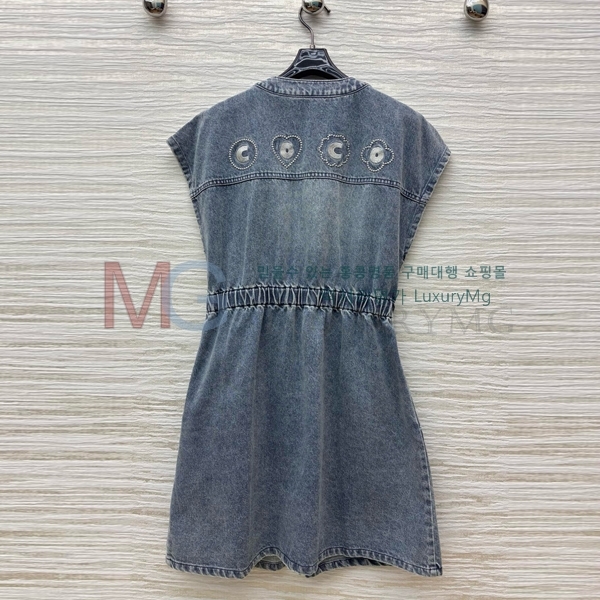  * ǽ CH605597