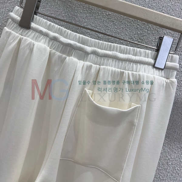  ˷  AW25536-1