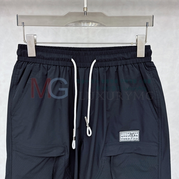   ݹ 863268-1