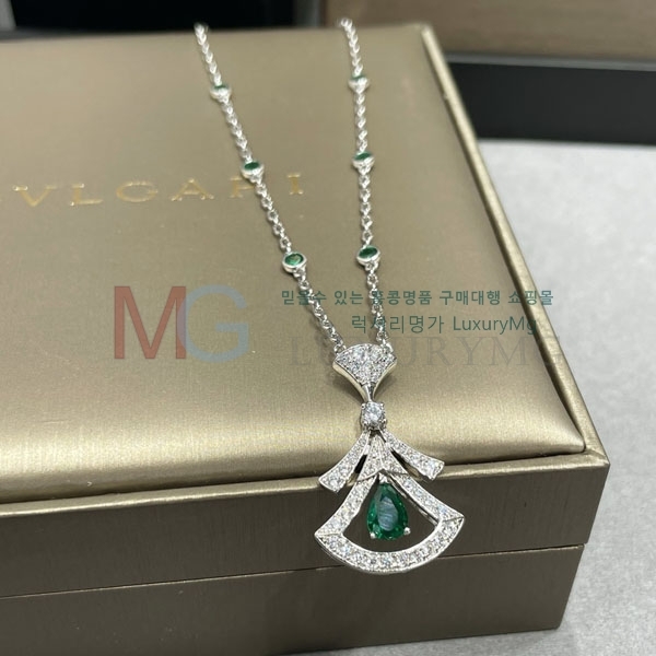 Ұ  B5625683-1