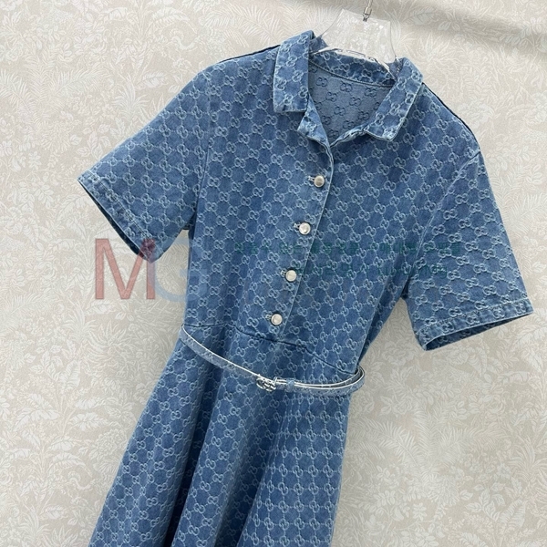   ǽ D2525376