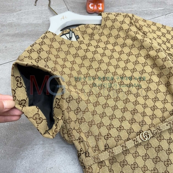   ǽ D252537