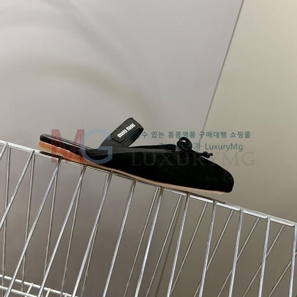  ̿̿  ÷ M8806554-7