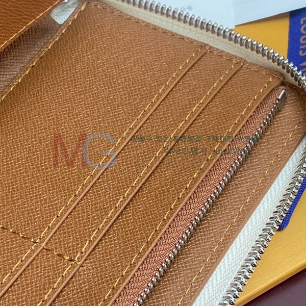 ̺   M15157-1