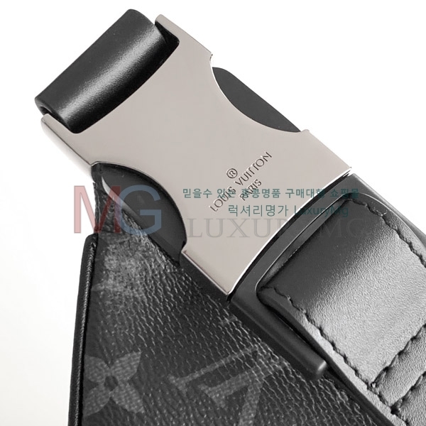 ̺   M25924