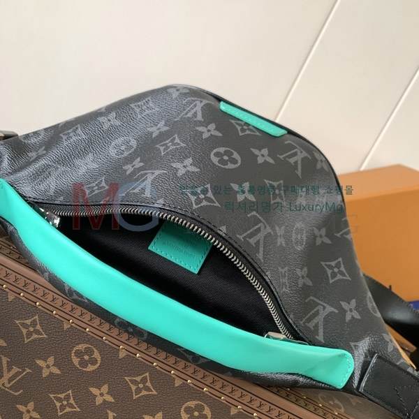 ̺   M25924