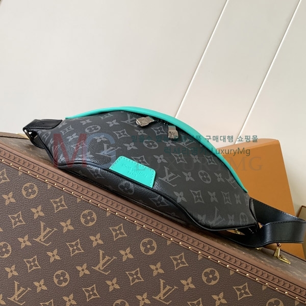 ̺   M25924