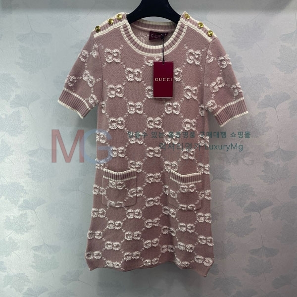   ǽ D252546