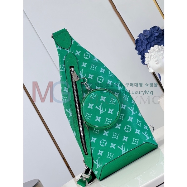 ̺   M31000-1