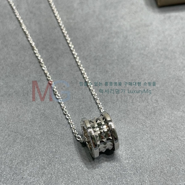 Ұ  B521351