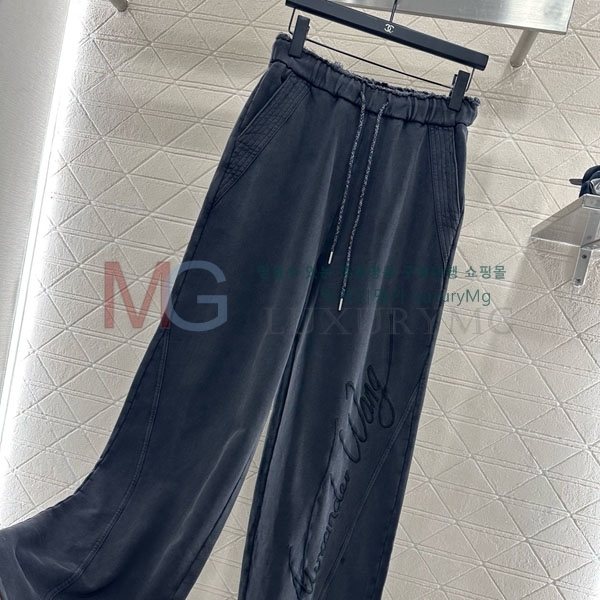  ˷  AW25539