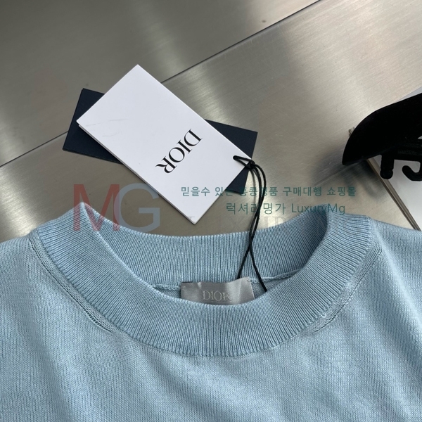   Ƽ 489765-1