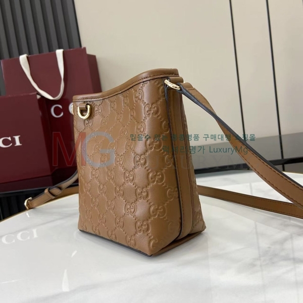  GG   Ŷ ‎847090-6