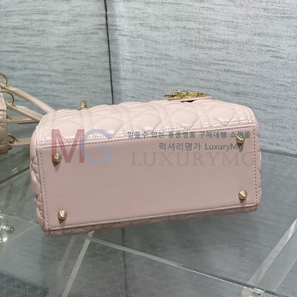  ̵ ̵ M501002-5