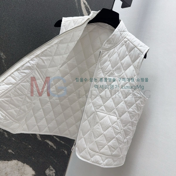  η** е   LP297876-7