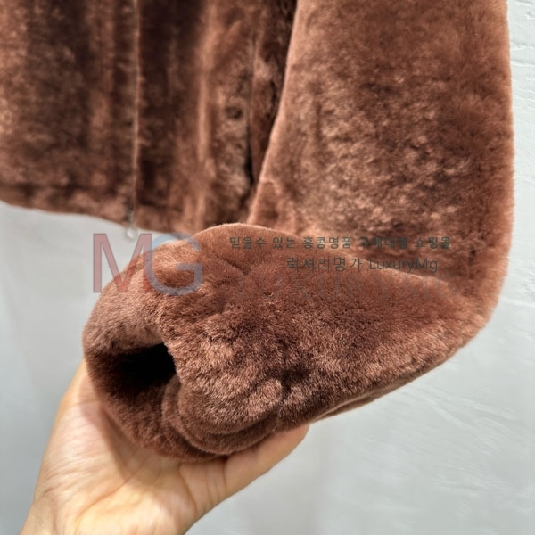  η** þ   LP2348806-6