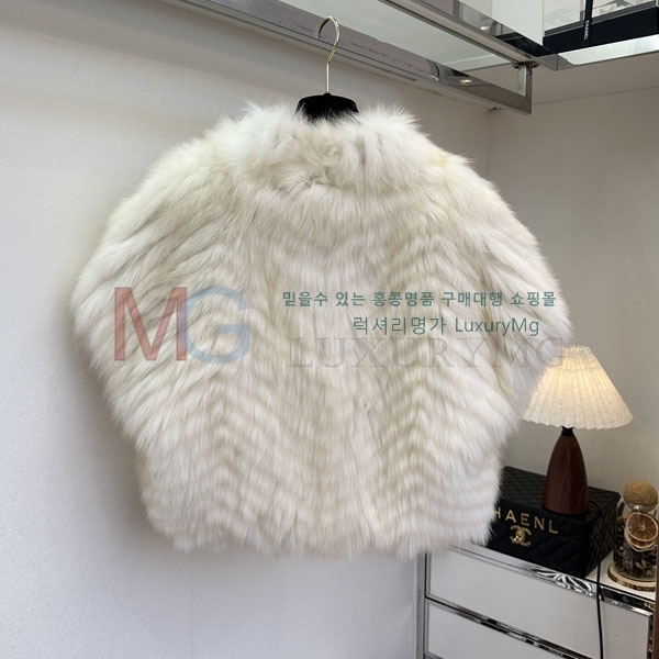   þ    FEND223424-6