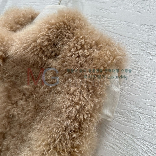  η** þ    LP23243033-1