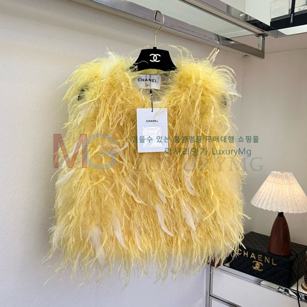  * þ    CH2456750-1