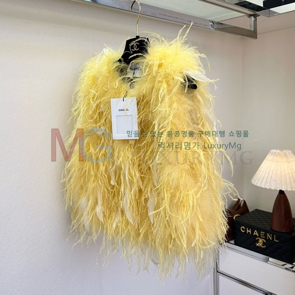  * þ    CH2456750-1