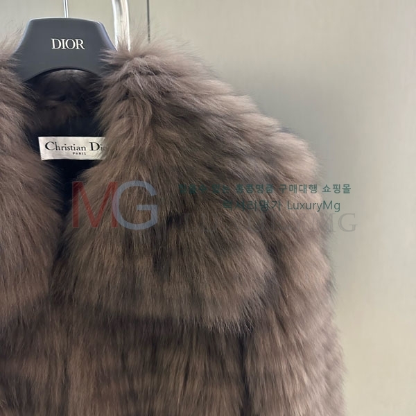   þ   DO8234077-11