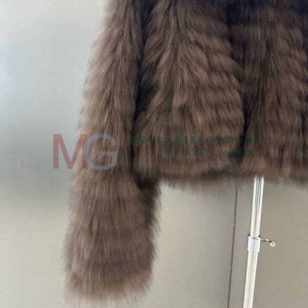   þ   DO8234077-11