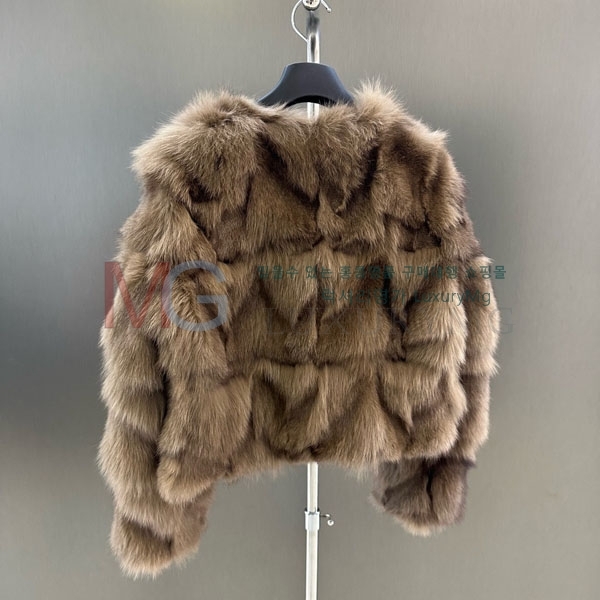   þ   DO8234077-18