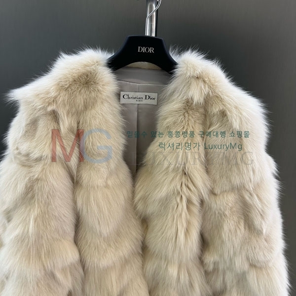   þ   DO8234077-19