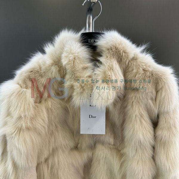   þ   DO8234077-24