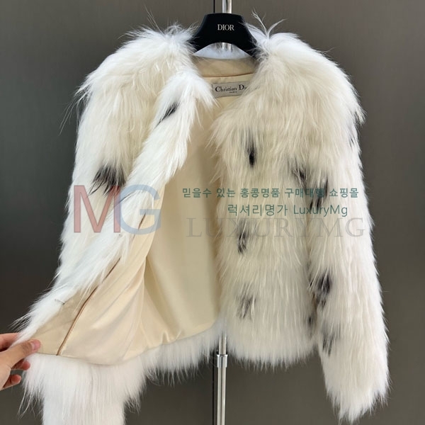   þ   DO8234077-29