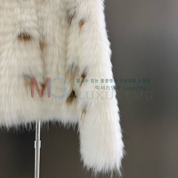   þ   DO8234077-31