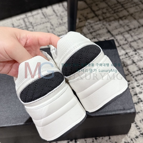  * ĳ־ Ŀ AT555033-5